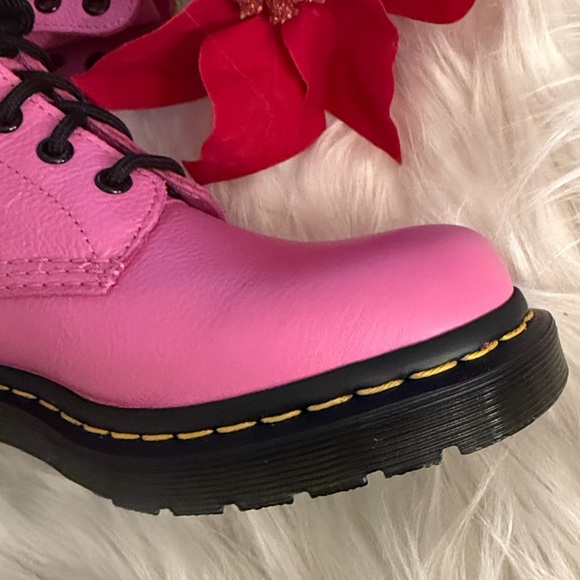 Dr. Martens Vibrant Pink Combat Boots for Ladies NWOT🔥 - Picture 13 of 15